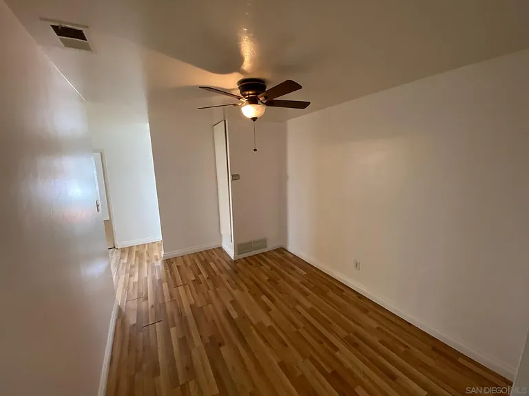 864 Glencoe Dr — Photo 10