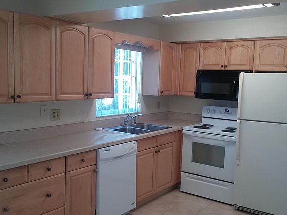4th image of 111 Cambridge Dr