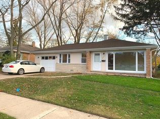 2031 Big Oak Ln, Northbrook, IL 60062