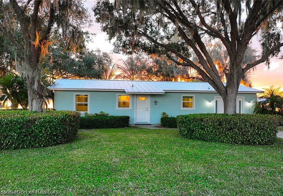 1st image of 36 Twin Lakes Rd