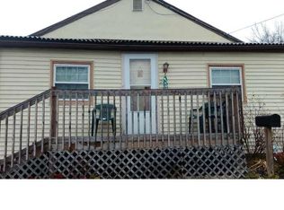 24 Railroad Ave, New Castle, DE 19720