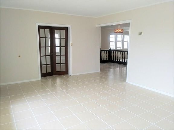 5th image of 1512 Elmhurst Dr