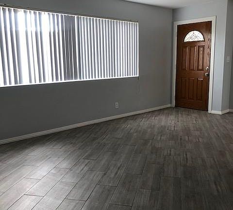 2nd image of 800 N Grandview Ave