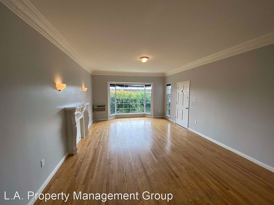 1st image of 1445 1/2 N Hayworth Ave
