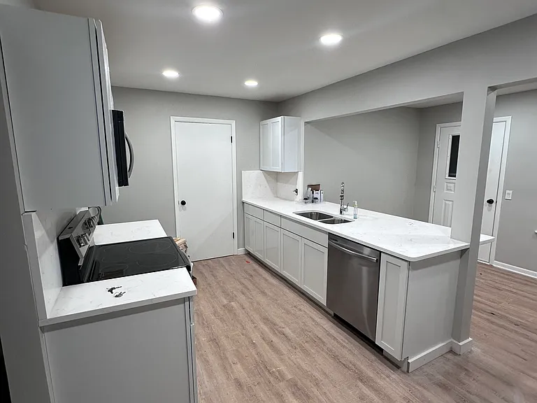 1404 Golf St — Photo 2