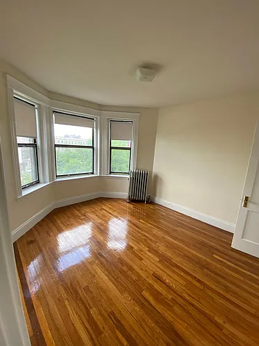 1162 Commonwealth Ave Photo 1