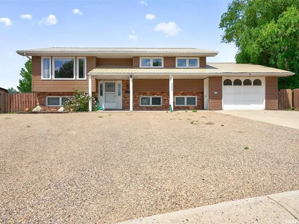 1355 Manitou CRESCENT, Moose Jaw, SK S6H 7C4