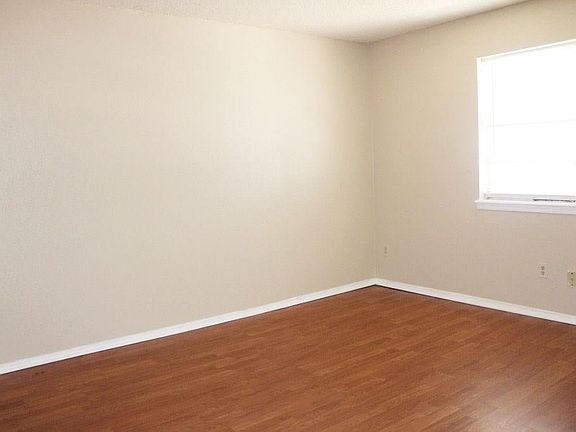 5th image of 1226 W Westchester Way