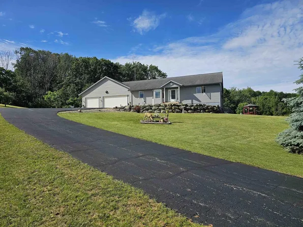 W5793 East Lakeview Drive, Montello, WI 53949