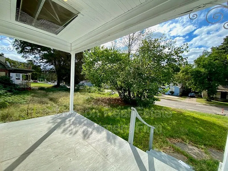 2 bed, 1.0 bath, 1002 sqft, $675 — Photo 3
