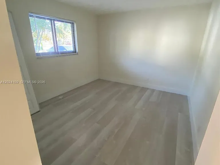615 NE 26th St #7 — Photo 6