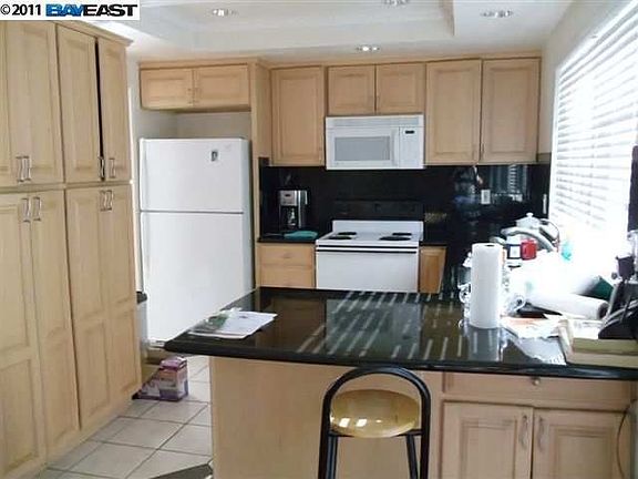 5th image of 6315 Rubicon Ave