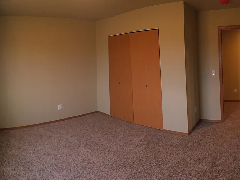 1104 N Tschirley Rd — Photo 9