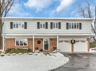 29 Rini Rd, Glen Head, NY 11545