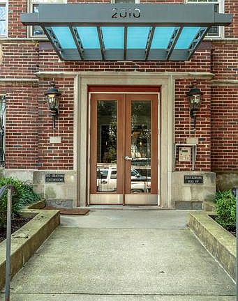 WARM, INVITING ENTRANCE!