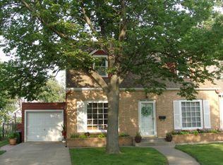 1417 S Main St, Aberdeen, SD 57401