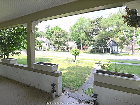 4th image of 101 Main St E