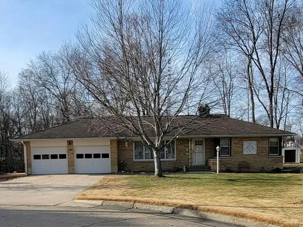 109 Crestview Dr, Burlington, IA 52601