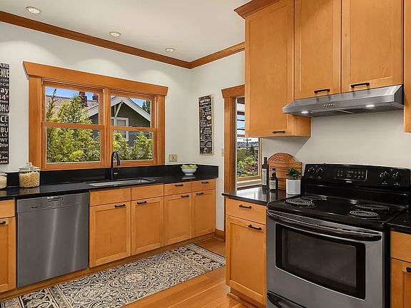 5th image of 6712 16th Ave NW