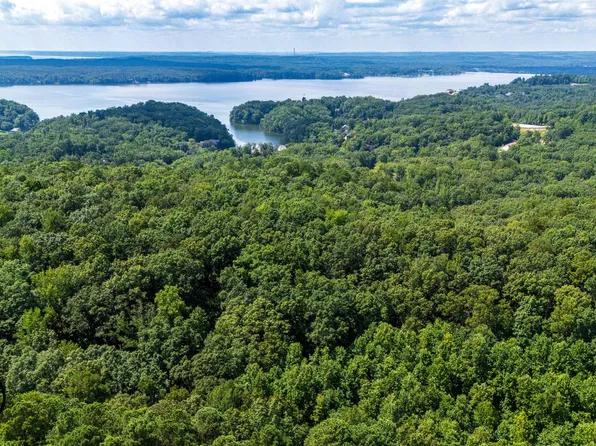 3600 Northshore Dr, Savannah, TN 38372