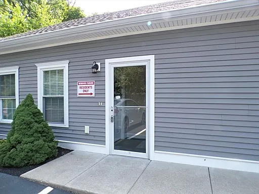 1072 Washington St #3 — Photo 9