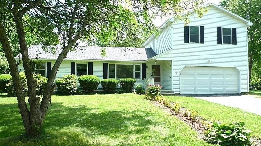 5 bed, 1740 sqft, $4,800 — Photo 1