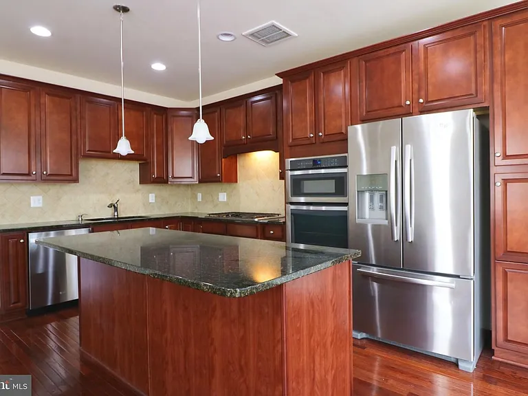 23335 Tradewind Dr — Photo 5