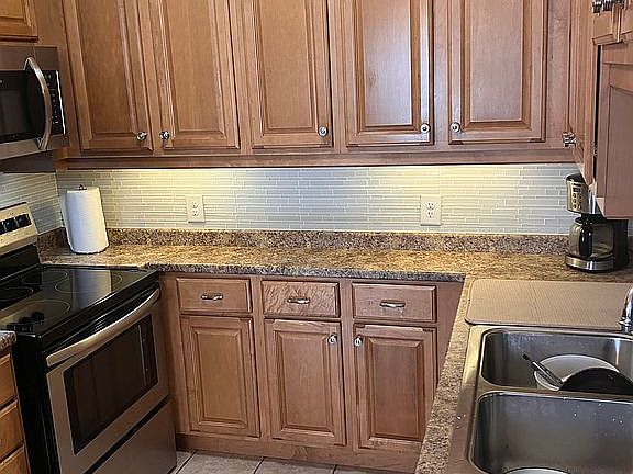 4th image of 1100 Shoreline Dr APT 104