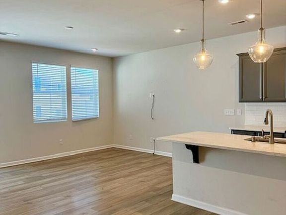 5th image of 5611 Axil Ln
