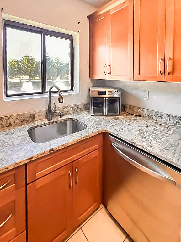 2 bed, 806 sqft, $1,450 — Photo 2