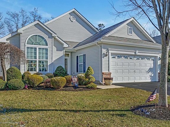 2nd image of 214 Enclave Blvd