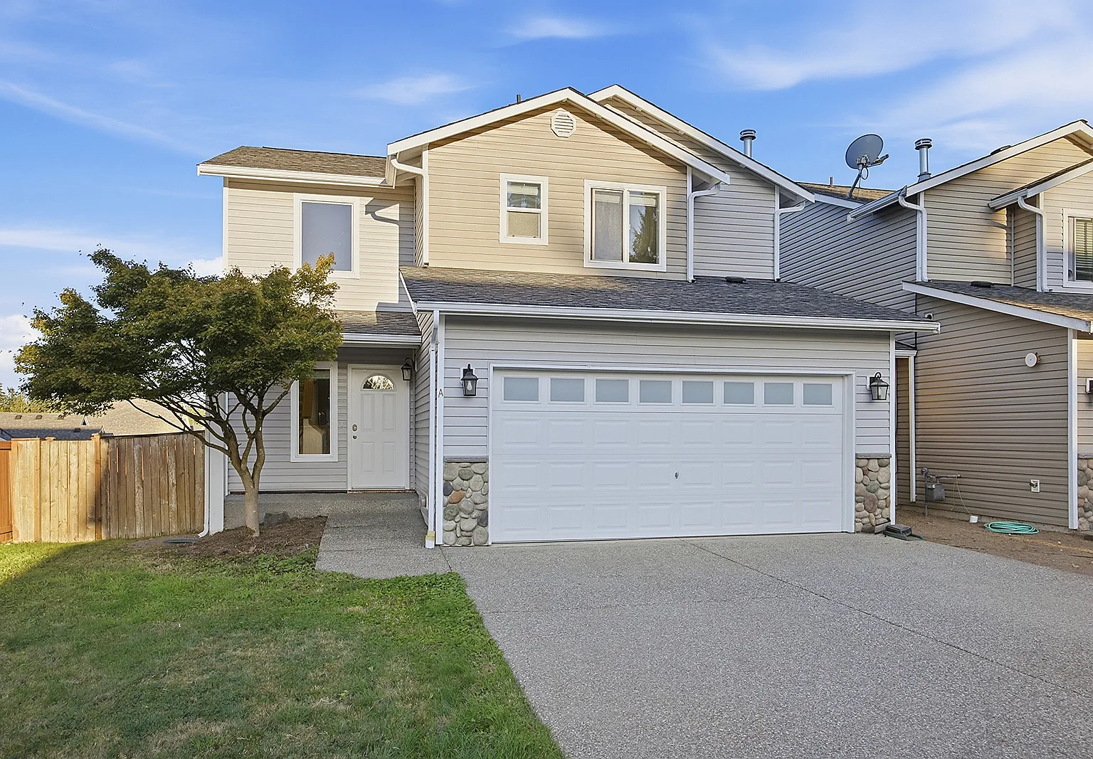 3 bed, 2.5 bath, 1600 sqft, $3,350 — Photo 1