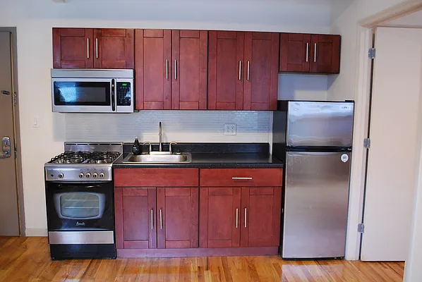 Rented by Bohemia Realty Group | media 7