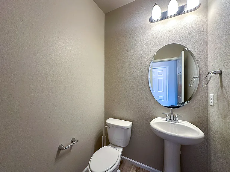 17440 Springfield Dr — Photo 25