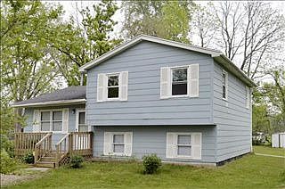 2nd image of 17 Logan St