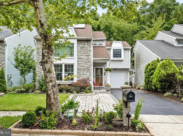 74 Winchester Dr, East Windsor, NJ 08520