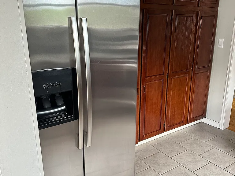 Kitchen, stainless steel appliances, granite countertops, newly stained cabinets
