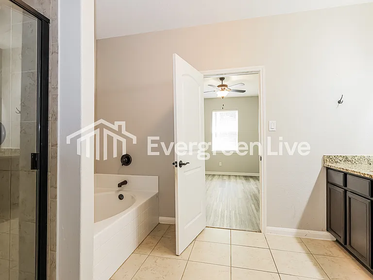 7715 Boulder Sunstone Ln — Photo 11