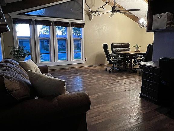 3rd image of 1011 Sonora Ave