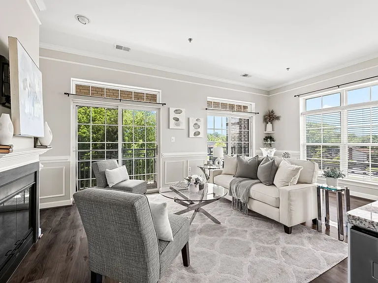 810 Belmont Bay Dr #201 — Photo 19