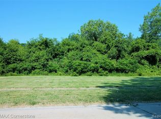 6214 Columbus St, Romulus, MI 48174