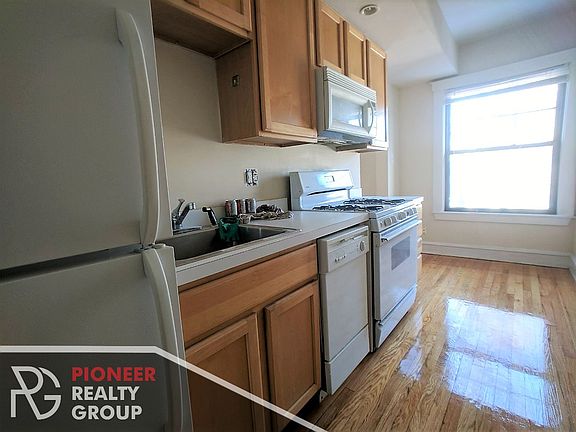 4th image of 1200 W Wellington Ave #2-3006