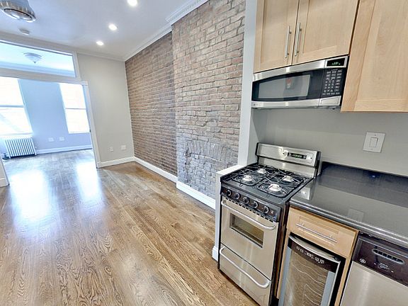 2nd image of 493 2nd Ave #1