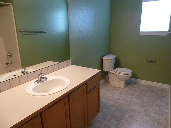 5th image of 6015 51st St NE