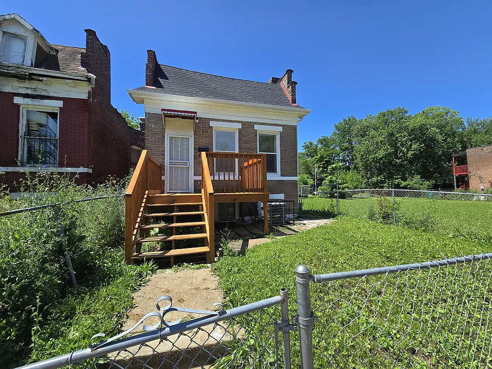 5608 Wabada Ave