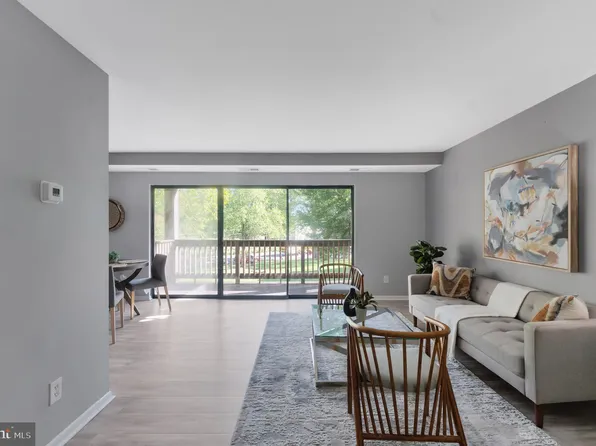 2752 Hollywood Rd APT 102, Falls Church, VA 22043