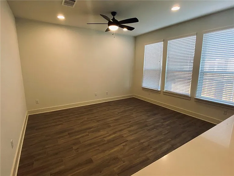 5160 N A W Grimes Blvd #28 — Photo 8