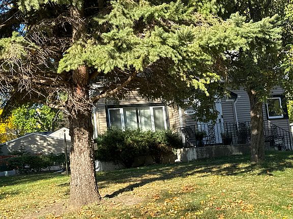 3rd image of 2904 Oregon Ave S