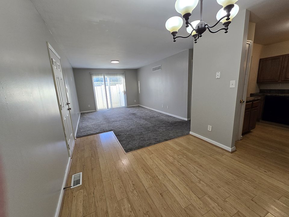 Eating area into living room