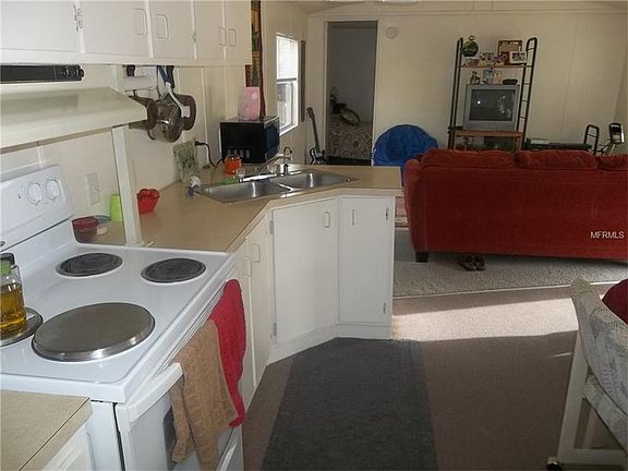 4th image of 16905 SE 100th Ct